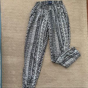 Women’s American Eagle pants